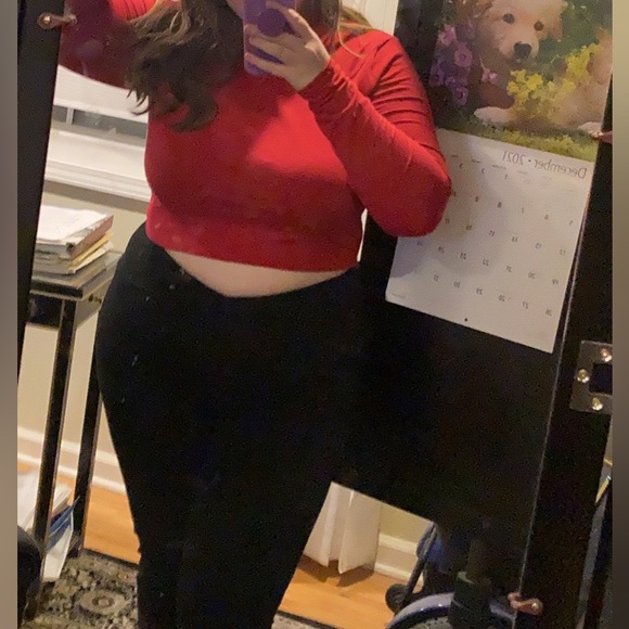 🎉HOST PICK🎉 Hollister Mock Neck Long Sleeve Crop Top - Picture 5 of 5